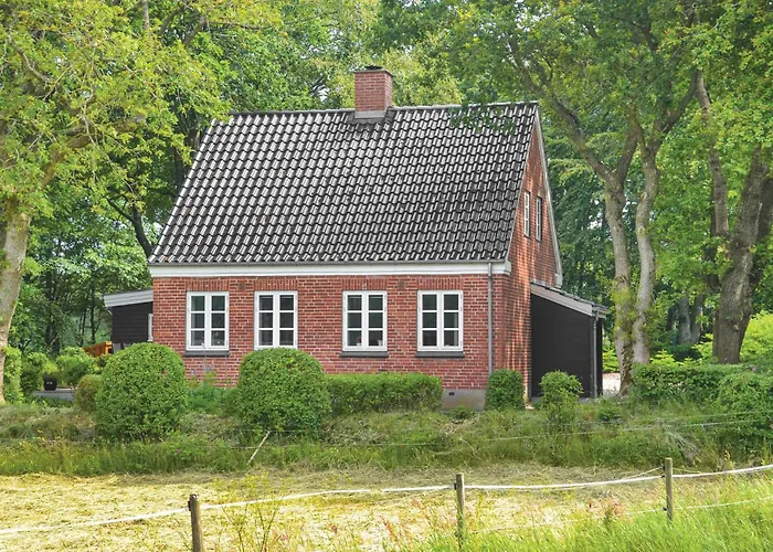 Hodde With Fireplace Tistrup